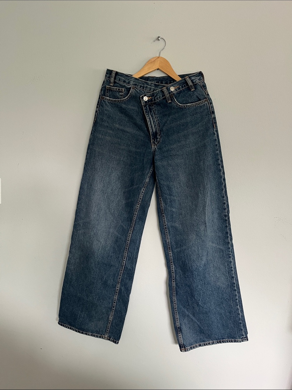 Zara Women's Relaxed Wide-Leg Jeans in Dark Blue